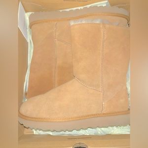 Step into Luxury: Nearly New UGGs, Size 10, Back Zipper - Only $55